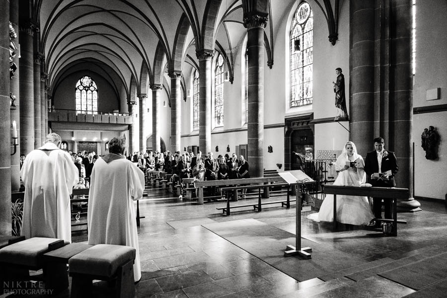 Hochzeitsreportage von einer kirchlichen Trauung in St Stephan in Gonsenheim in Mainz